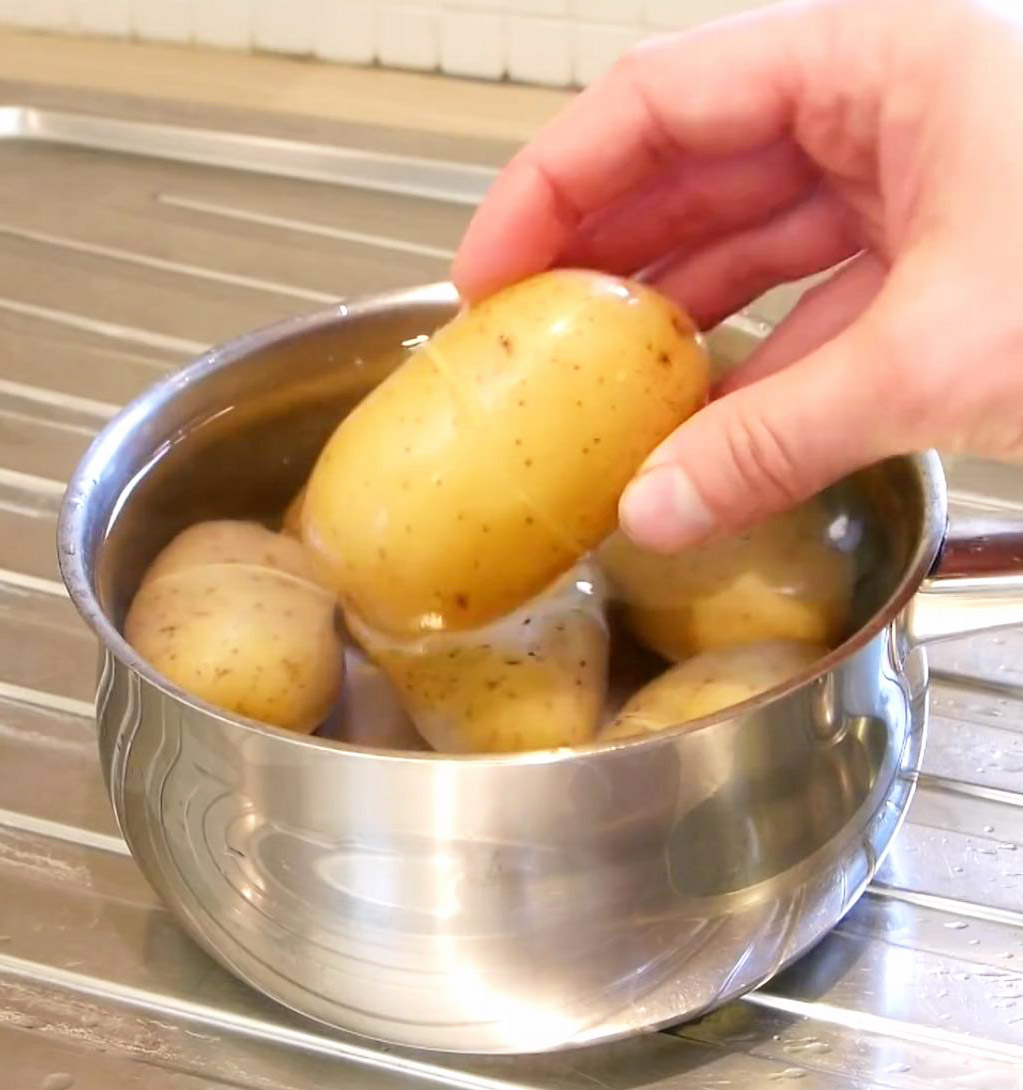 Картошка в кастрюле